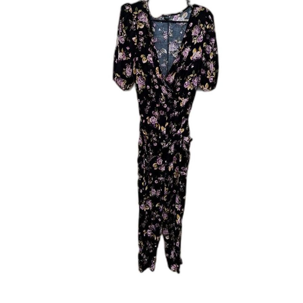 Wild Fable Jumpsuit Size Medium Floral Belted Black